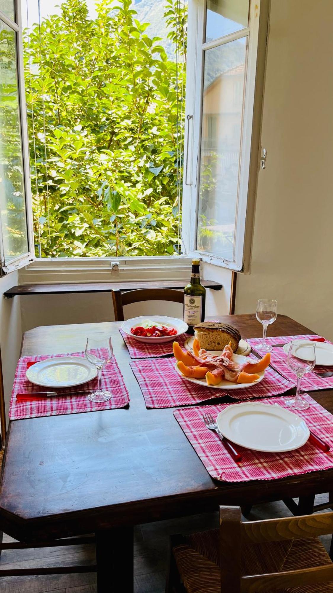 Antica Casa Storica Con Giardino Domodossola Exterior foto