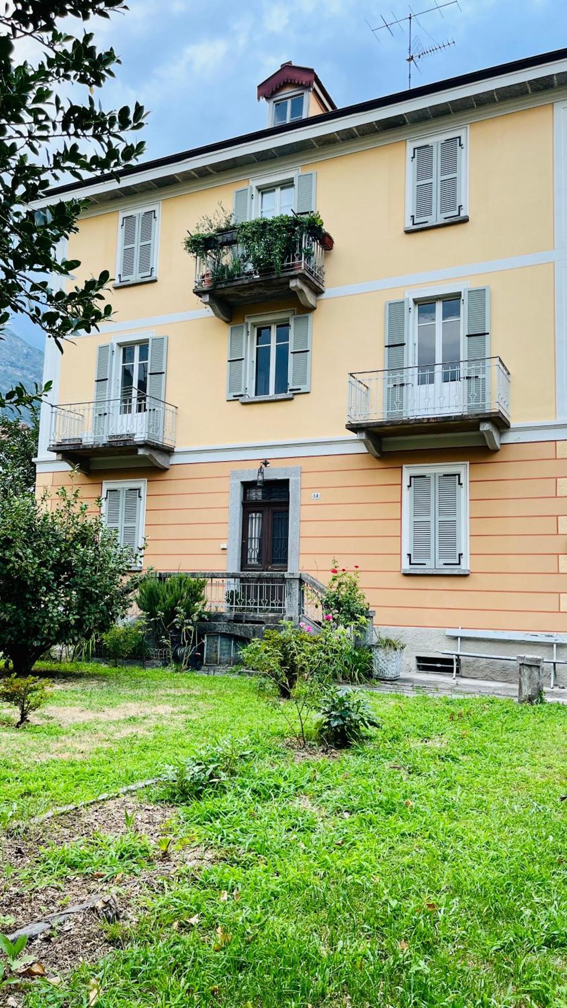 Antica Casa Storica Con Giardino Domodossola Exterior foto