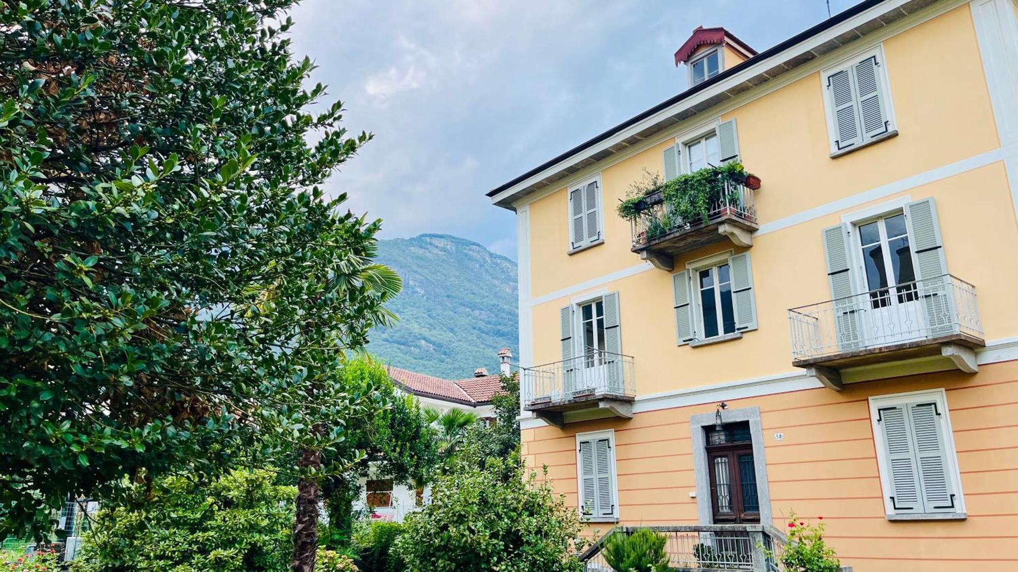 Antica Casa Storica Con Giardino Domodossola Exterior foto
